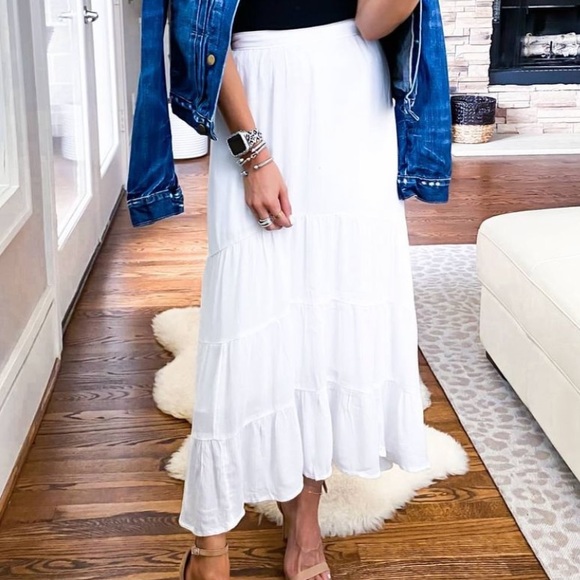 Dresses & Skirts - White maxi skirt size xxs petite